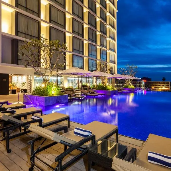 Crowne Plaza Vientiane, an IHG Hotel, hotel a Ban Sikeut