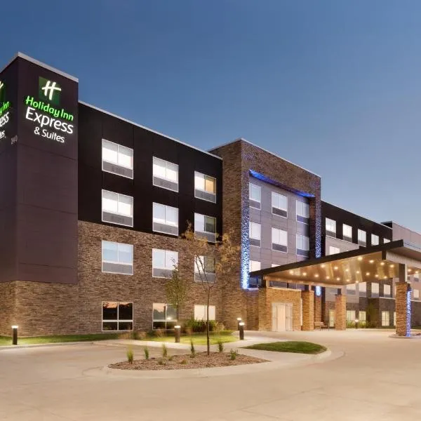 Holiday Inn Express & Suites - West Des Moines - Jordan Creek, an IHG Hotel, hotel u gradu Adel