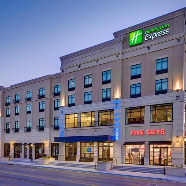 Holiday Inn Express & Suites - Kansas City KU Medical Center, an IHG Hotel, hotel v destinaci Westwood