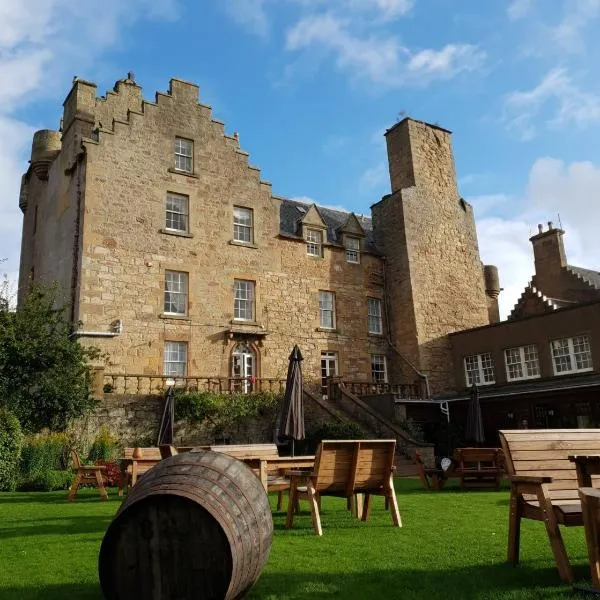 Dornoch Castle Hotel, hotel sa Tain