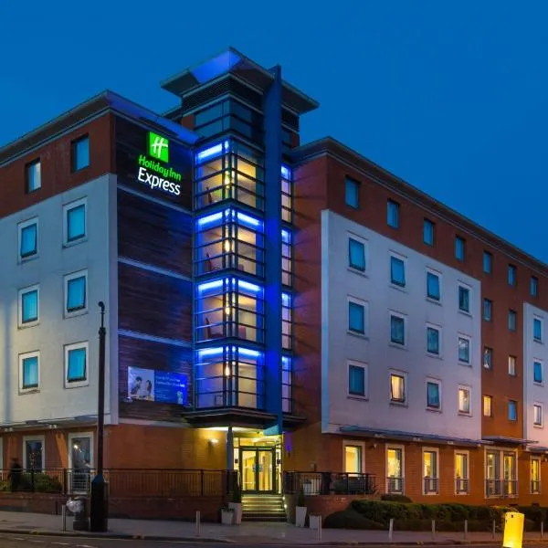 Holiday Inn Express Stevenage, an IHG Hotel, hotell i Stevenage