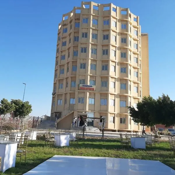 Royal NJ Hotel, hotel v mestu Naj‘ ‘Azzām