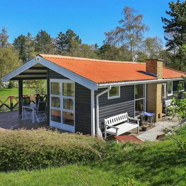 5 person holiday home in Stege – hotel w mieście Røddinge