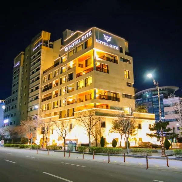 Suncheon Hotel Gite، فندق في سون تشون