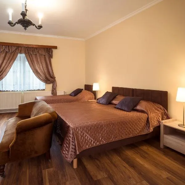 Honti Apartmanház, hotel em Esztergom