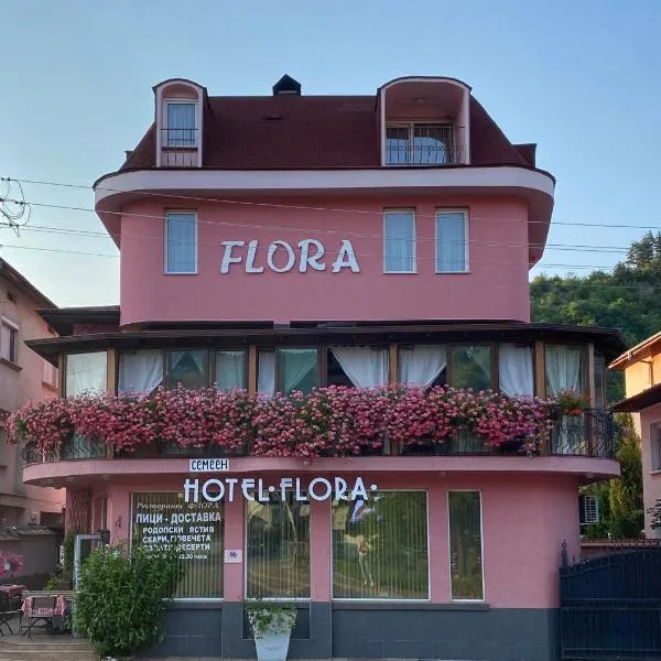 Family Hotel Flora, hotel di Startsevo