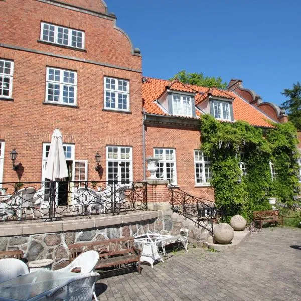 Sauntehus Castle Hotel, hótel í Hornbæk