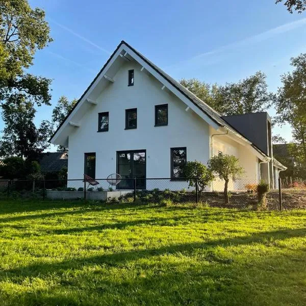 't Huis van de Buren - Drie unieke boerderijkamers in Lutten, hotel Coevordenben