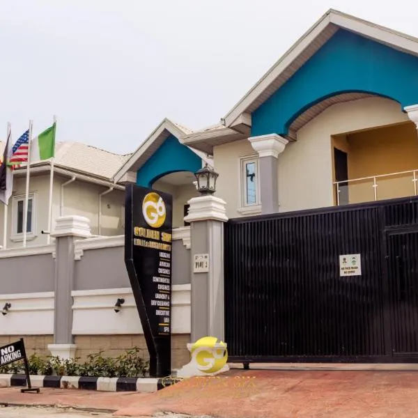 Golden Six Hotel and Restaurant, hotel di Lekki