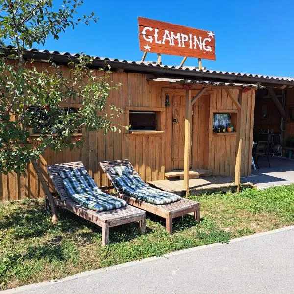 GLAMPING HOUSE RANČ LUŽE, hotel en Luže