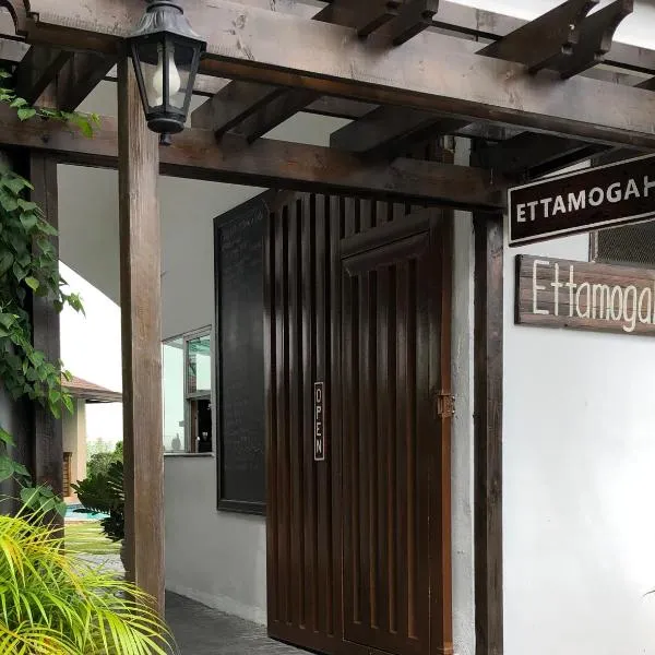 Ettamogah Hotel Inc., מלון בDau