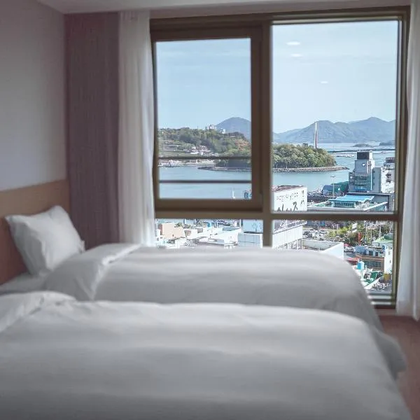 Hotel Kenny Yeosu, hotel u gradu 'Yeosu'