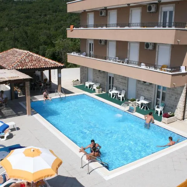 Apartments Đurašević, hotelli Sveti Stefanissa