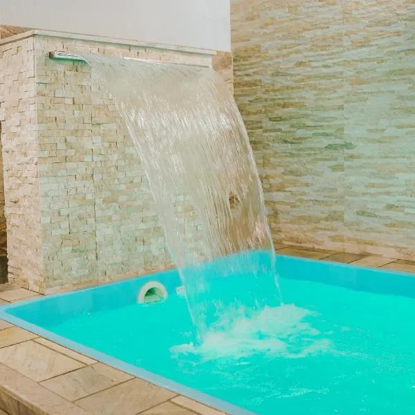 Casa com piscina em Goiás Velho, hotel u gradu Gojas