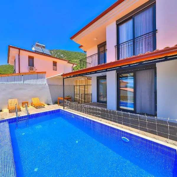 Luxury Villa Meri with Pool and Jakuzi in Kaş โรงแรมในคัลคัน