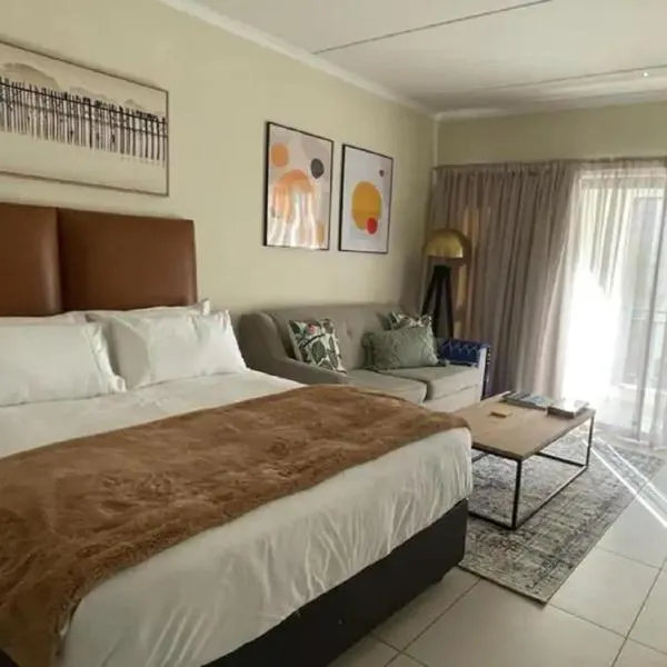 Executive Modern Apartment, hotel din Fourways