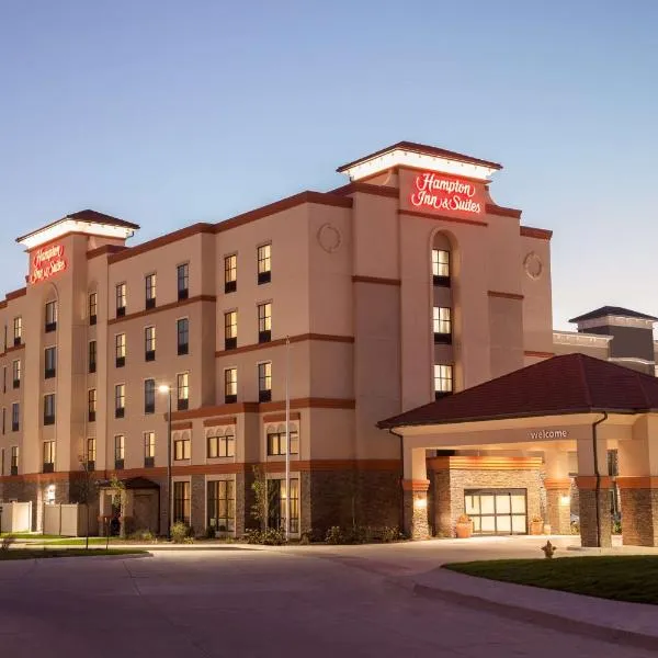 Hampton Inn & Suites West Des Moines Mill Civic, hotel v destinácii Adel