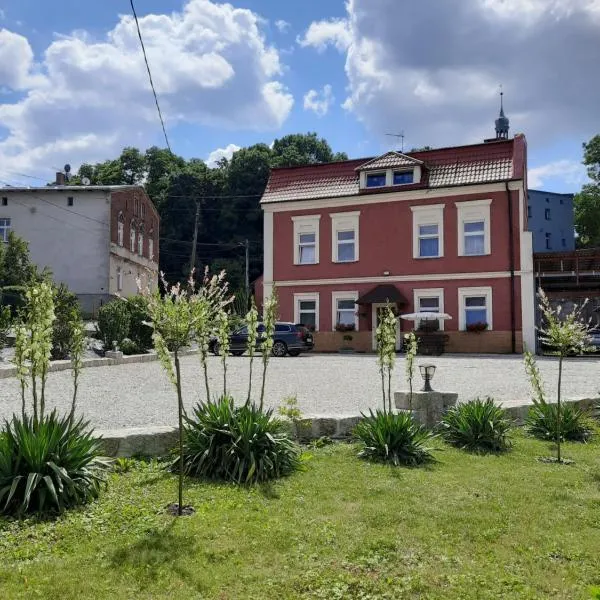 Gościniec w Starym Młynie, hotel u gradu Moszna