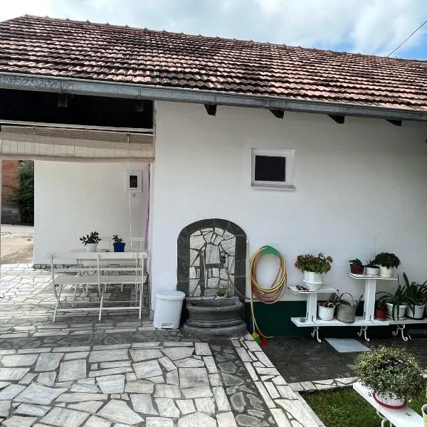 Smeštaj Pejčić โรงแรมในKovanluk