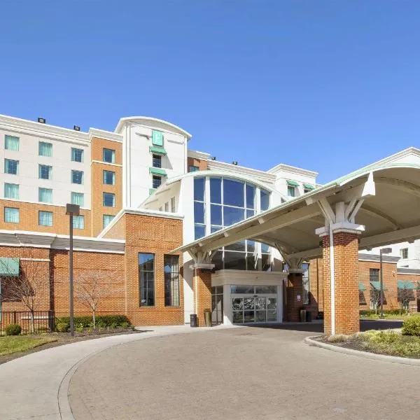 Embassy Suites Columbus - Airport، فندق في غاهانا