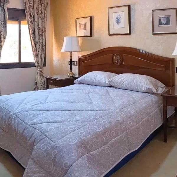 Hôtel La Chambotte، فندق في البهاليل