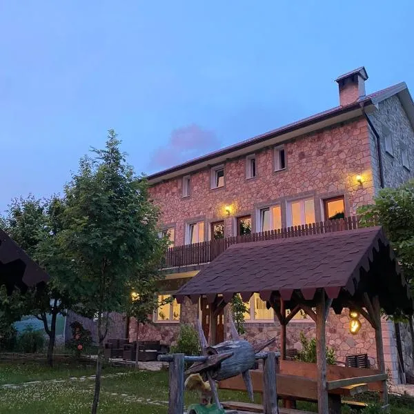 Guesthouse Makry, hotel in Koman