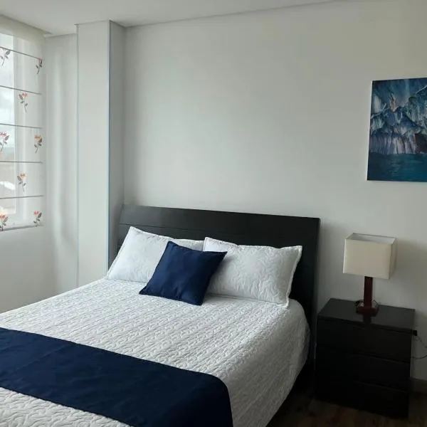 Hermoso apartamento con estacionamiento gratuito Chía N1, hotel em Chía