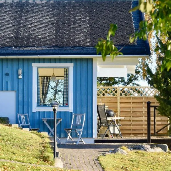 Sjöstuga/gästhus i skärgården., hotel en Solna