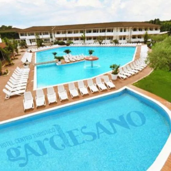 Hotel Centro Turistico Gardesano โรงแรมในบุสโซเลงโก