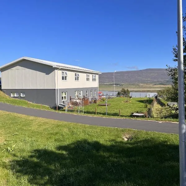 Lakeside Apartments, hotel Eiðarban