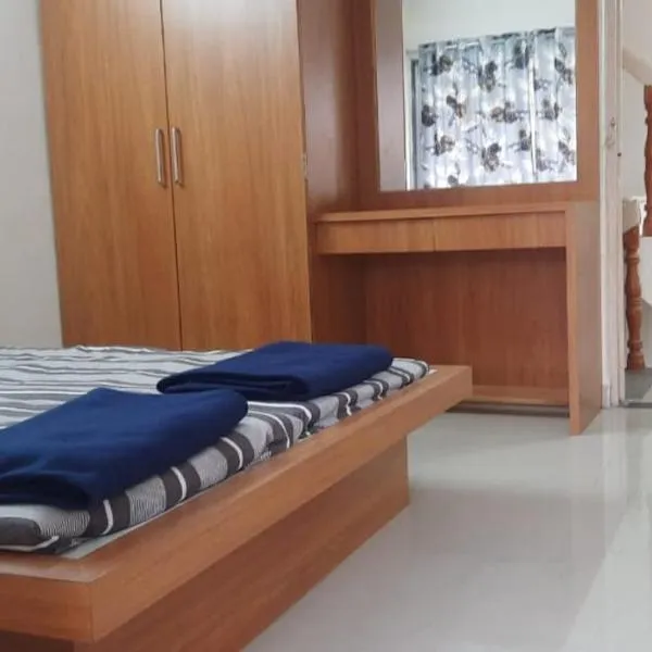 Swanky Sojourns Homestay 2BHK, מלון בקולהאפור