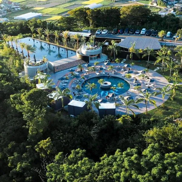 BOTANICAL POOL CLUB, hotel u gradu 'Takeoka'