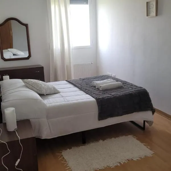 Apartamento Cattleya, готель у місті Альмасан