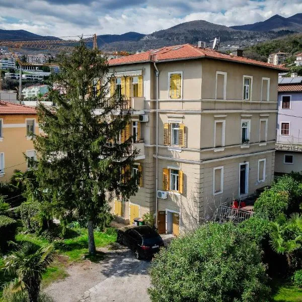 Seafront Apartment Ičići, hotelli kohteessa Ičići