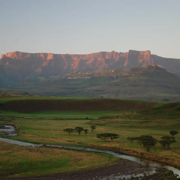 Hlalanathi Drakensberg Resort, hotel in Bonjaneni