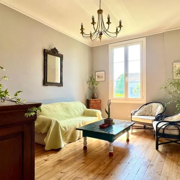 Grand Appartement dans une Maison, hôtel à Bayonne