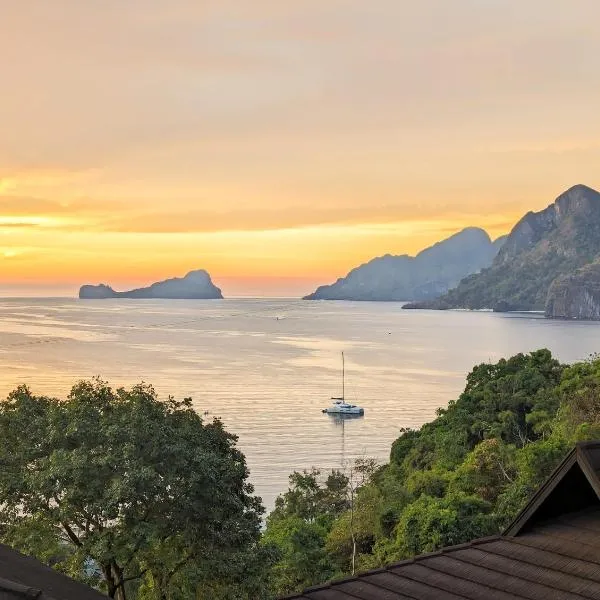 Perch El Nido's Seaview Villas overlooking Marimegmeg, מלון בLiminangoon