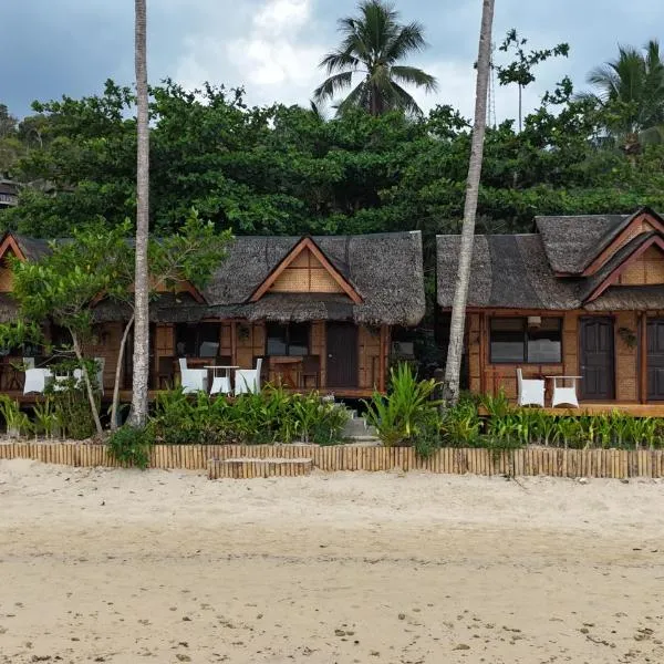 Beach Huts El Nido, מלון בLiminangoon