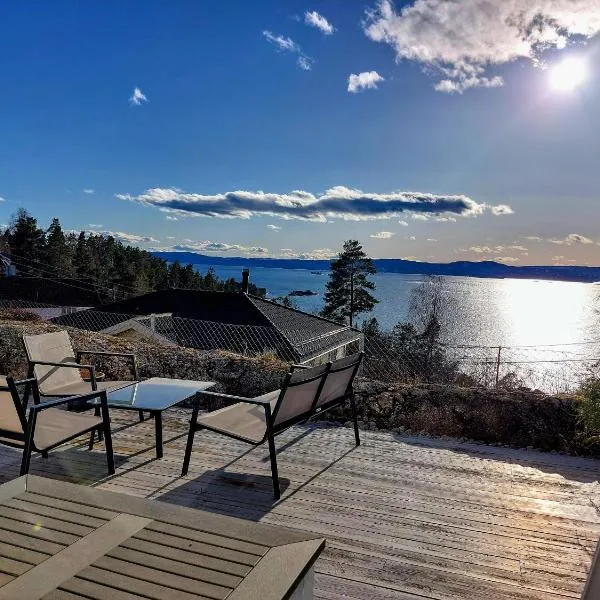 Oslo Fjord views with your own private beach hut at Flaskebekk, hotel Kolbotnban