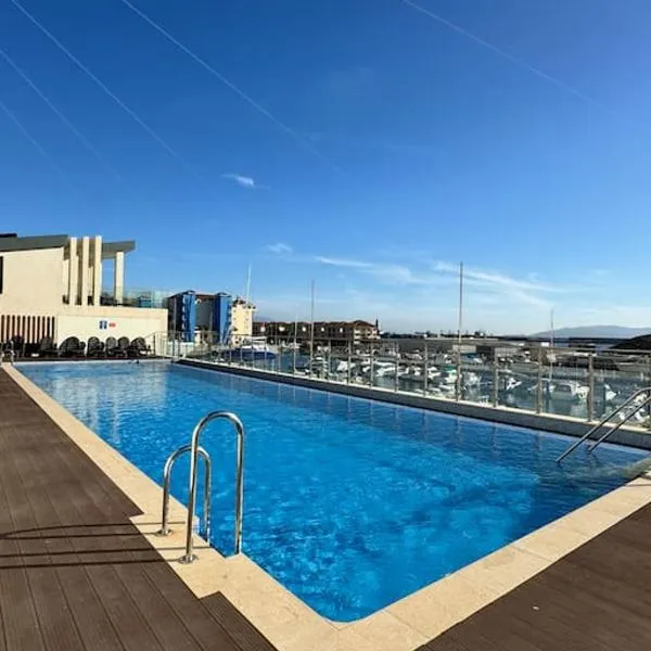 Luxury 1 bed with Pool and Sea Views, hotel di Gibraltar