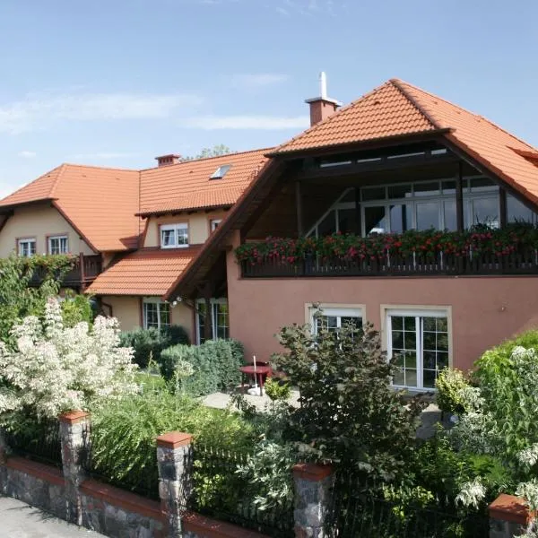 Villa Justina, hotel en Charzykowy