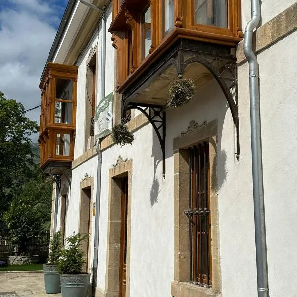 Loben Casona del Deva, hotel u gradu Potes