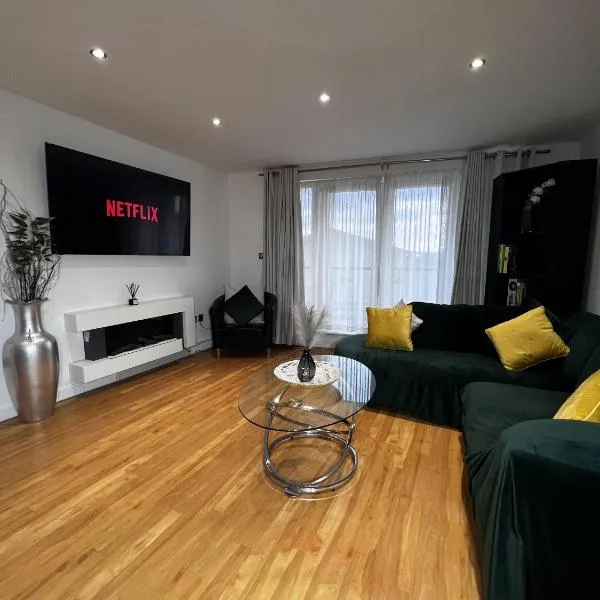 Emerald Apartment-2Bed 2Bath Cardiff Bay,City Centre Apartment, hotel di Cardiff