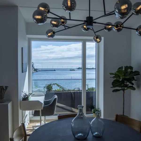 Brand New & Full Sea View Apartment in Copenhagen, hotel en Tårnby