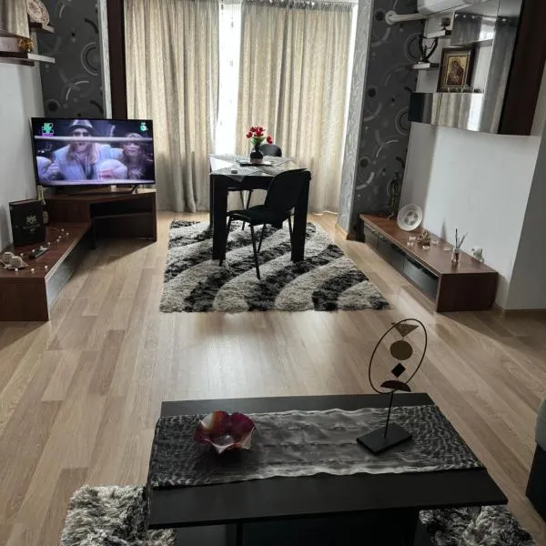 Apartament 3 camere ,elegant și confortabil,centru orașului, hotell i Piatra Neamţ