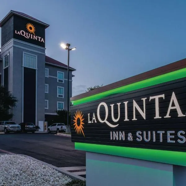 La Quinta by Wyndham San Antonio Northwest, hotell i Helotes