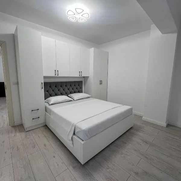 Luxury 2bedroom accommodation Radauti, hótel í Rădăuţi