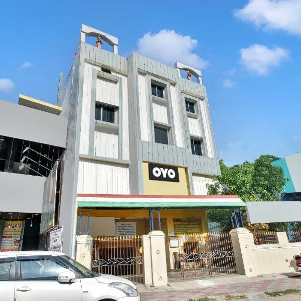 Hotel O Flagship R.K.R Residency, hotel in Tirumeshi