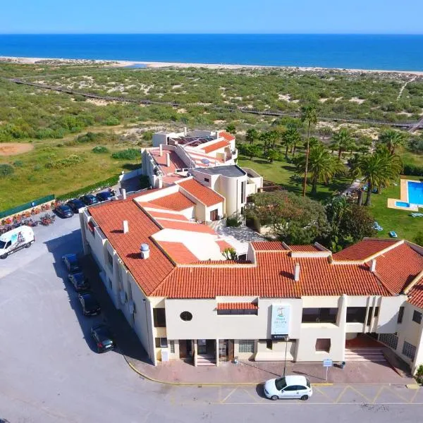 Praia da Lota Resort – Beachfront Hotel, viešbutis mieste Manta Rota