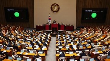 방송법 ‘野 단독’ 본회의 통과…與, 3차 필리버스터 돌입